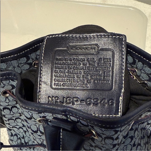 Coach Micro C Signature Drawstring Crossbody Hobo bucket bag - Picture 4 of 15